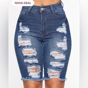 Fashion nova jean shorts in a size 5/6